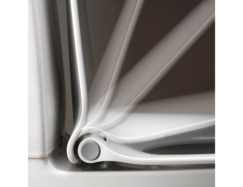 Toalettstoler kommer i flere forskjellige former og størrelser. På bildet nedenfor ser du noen av de vanligste formene. Bruk vår guide der skylleknappen avgjør hvilket toalettsete som passer, for å få en god passform på setet ditt.  Hvis du ikke finner skylleknappen din, bruk vår guide for universale seter, så vil du finne et passende toalettsete.