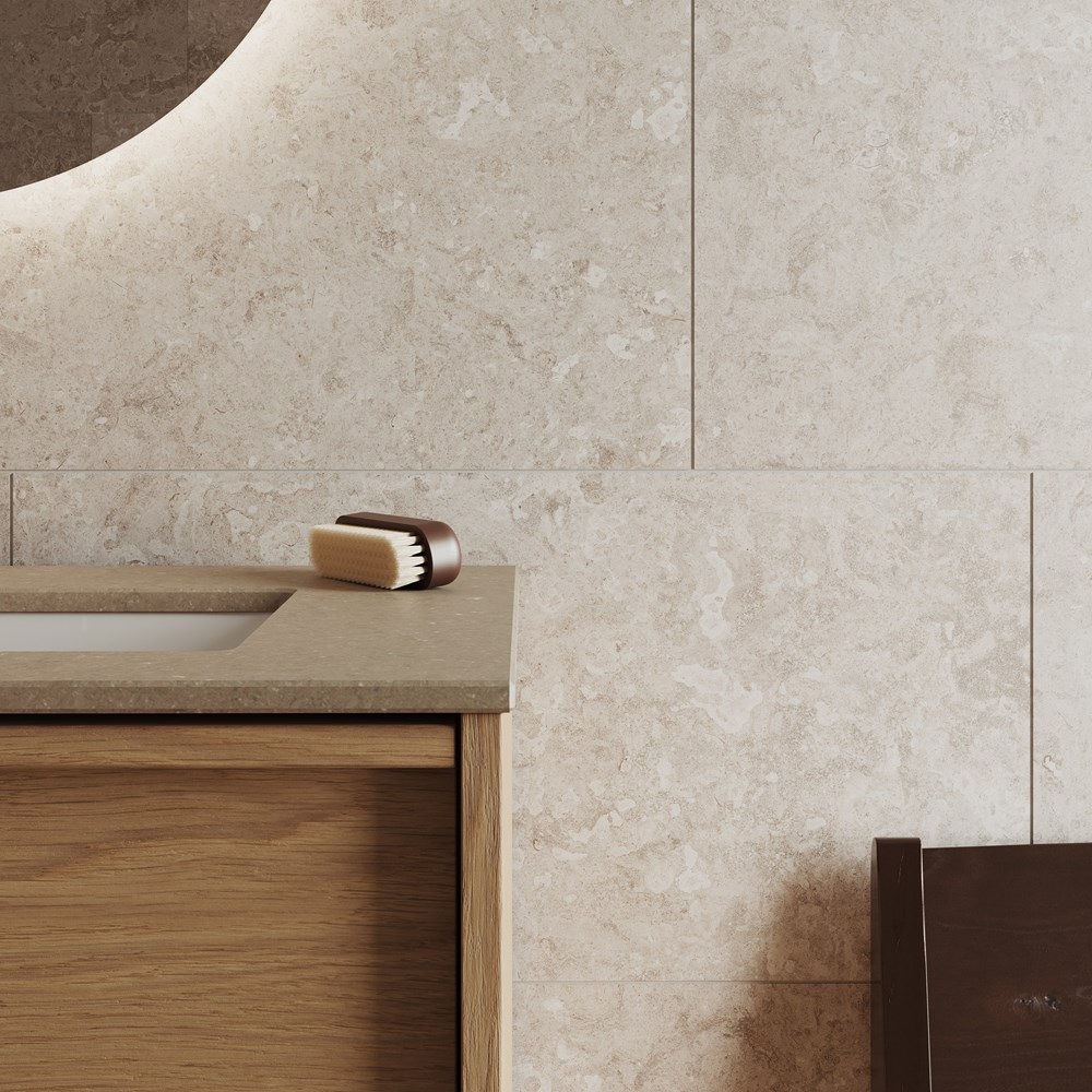 Nordisk kalkstein – tolket i granittkeramikk for ditt baderom